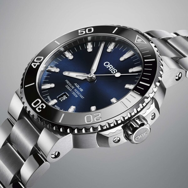 Aquis 45mm Mens Watch - Image 3